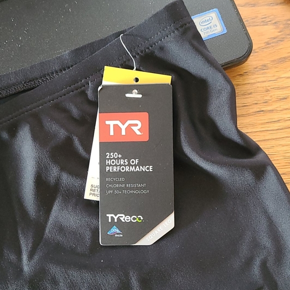 Man's swim Trunks 🏊‍♂️ size 32 - Picture 5 of 8